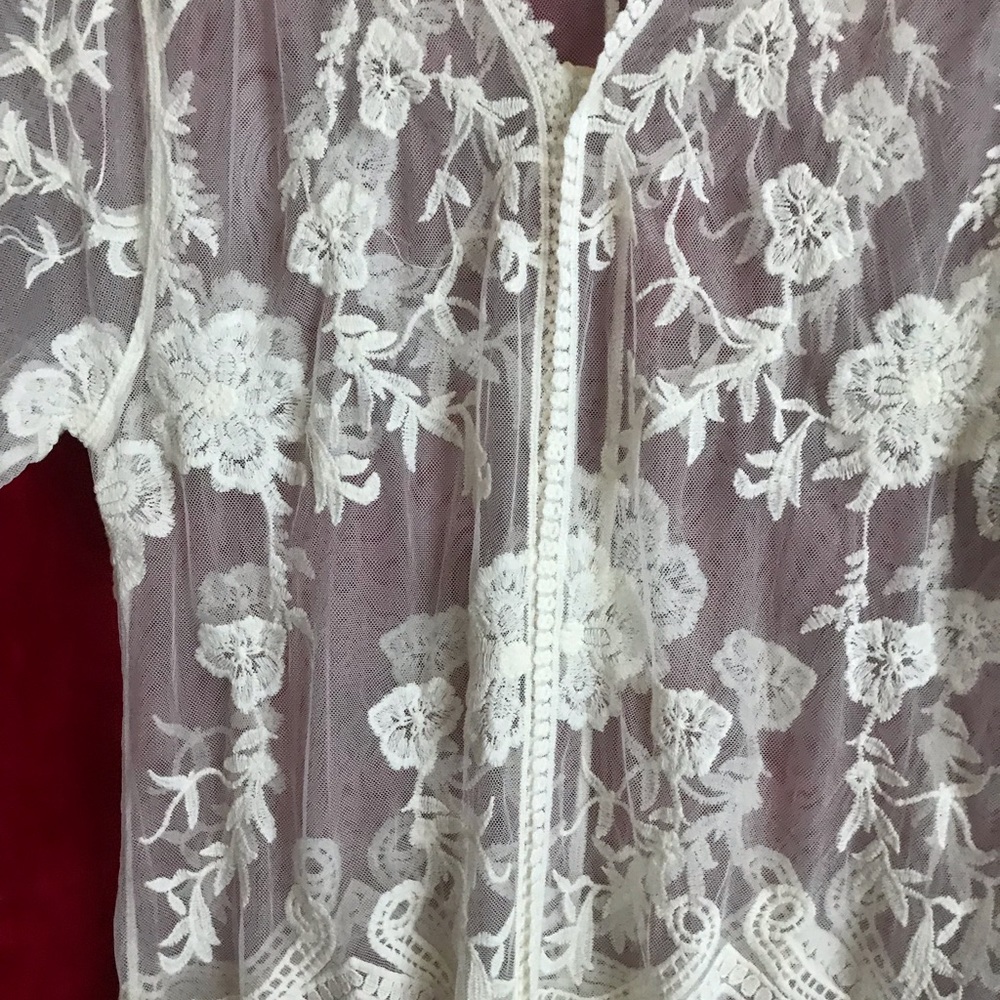 Lace Cover-up - Picture 2 of 7